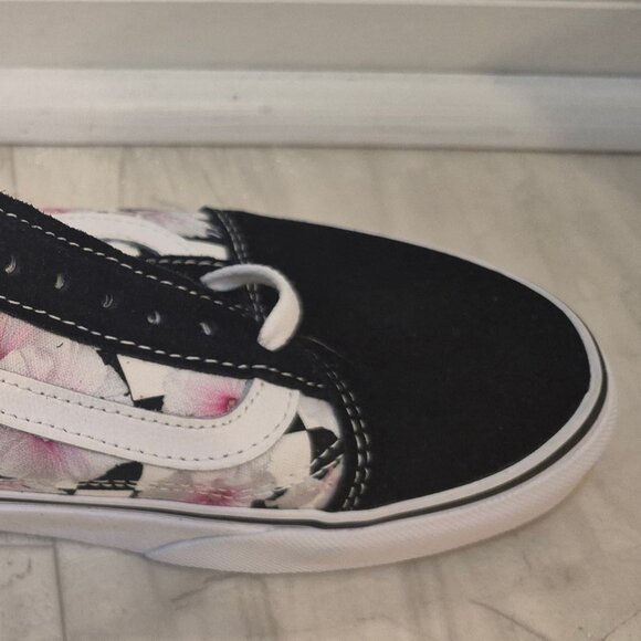 Old Skool Vans (Women's US 10, Men's US 8.5), black and flower - Picture 4 of 4